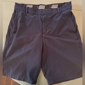 Men’s Nike Golf Shorts - Size 32 / Medium